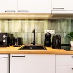 Nova * Budapest