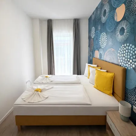 Nova * Budapest