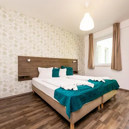 Nova * Budapest
