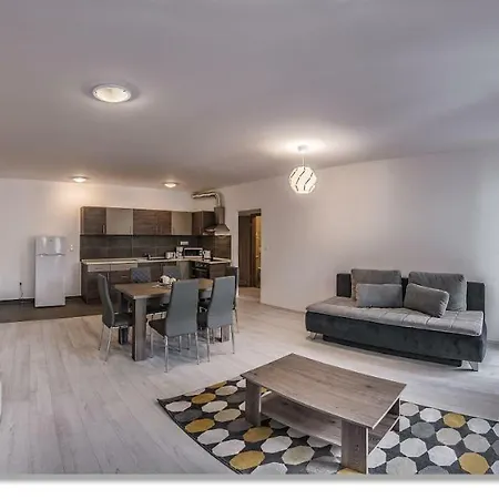 Nova * Budapest